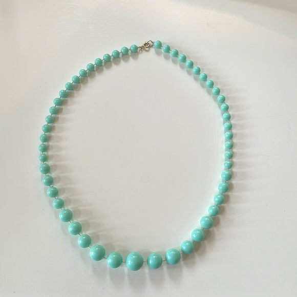 Jewelry - Vintage Resin Bead Neclace